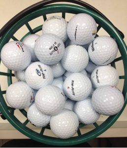 Le nombre de balles de golf dans le set dans un comparatif gagnant