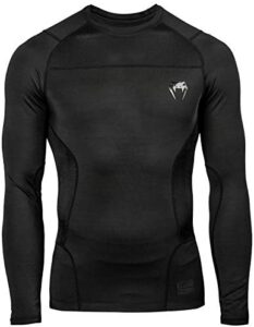 Le modèle du rashguards maillot de bain 