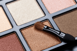 À quoi faut-il veiller lors de l'achat d'une palette de maquillage ?