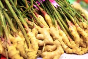 Frisches Ingwer-Rhizom ist ein Superfood, das als Aufguss verzehrt werden kann. © Zhengzaishanchu, Fotolia