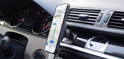 Support universel de téléphone portable pour voiture avec crochet, fixation  sur grille d'aération, socle noir BLACK - Cdiscount Téléphonie