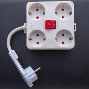 Prises, multiprises et accessoires électriques Tessan Prise multiple murale  avec 1 prise 2 ports USB (blanc)